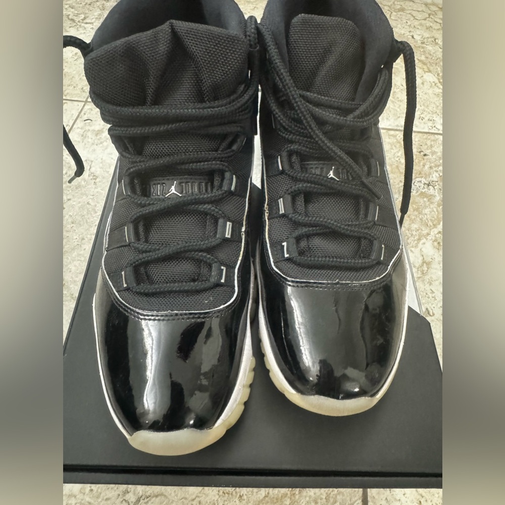 Good condition Jordan 11 men’s